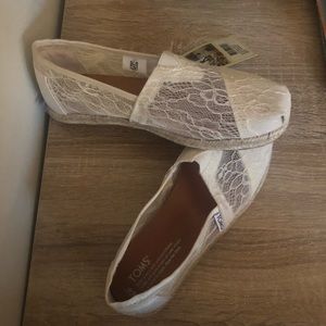 Toms 8W NWT Classic White Lace
